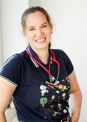 Kriza_Eszter_gyermekorvos2_300